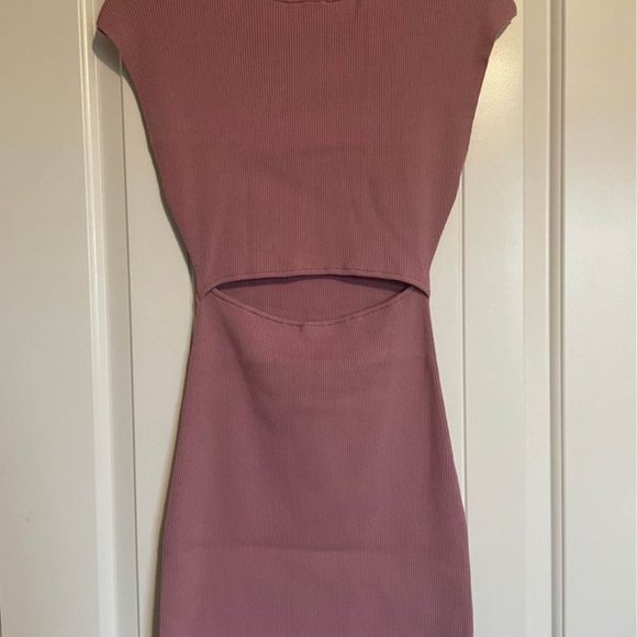 Aritzia Wilfred Free Cut-Out Knit Mini Dress Knit cut-out mini dress - Picture 9 of 10